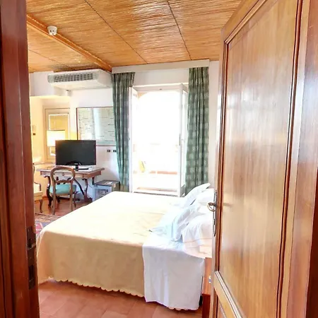 Paradiso Ξενοδοχείο 4*