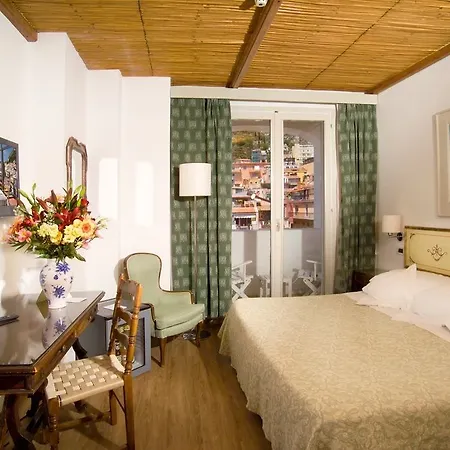Paradiso 4*